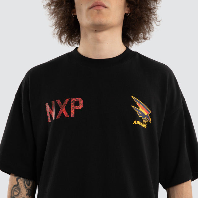 Model wears Ben Davis Adelaide Crows AFL Raptor Tee Jet Black T-Shirts in Black - Image 3