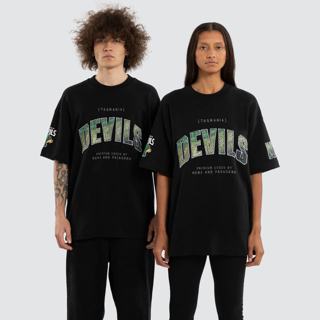 Model wears Ben Davis Tasmania Devils AFL Loopback Raptor Jet Black T-Shirts in Black - Image 1