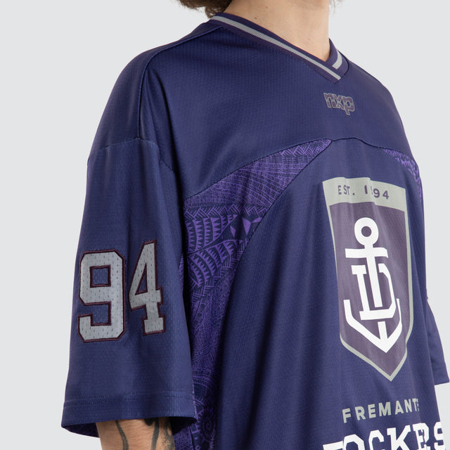 Model wears Ben Davis Fremantle Dockers AFL Mesh Jersey Dockers Purple Jerseys in Purple - Image 3