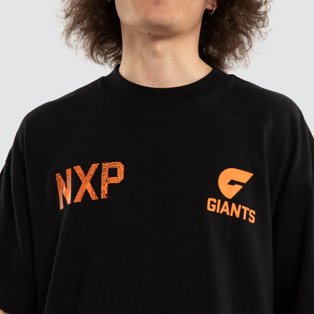 Model wears Ben Davis GWS Giants AFL Raptor Tee Jet Black T-Shirts in Black - Image 3