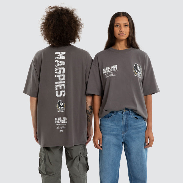 Model wears Ben Davis Collingwood Magpies AFL Box Fit Tee Grey T-Shirts in Grey - Image 1