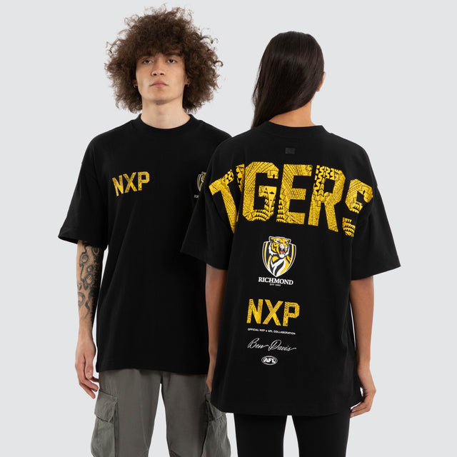 Model wears Ben Davis Richmond Tigers AFL Raptor Tee Jet Black T-Shirts in Black - Image 1