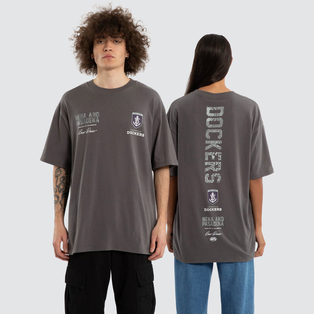 Model wears Ben Davis Fremantle Dockers AFL Box Fit Tee Grey T-Shirts in Grey - Image 1