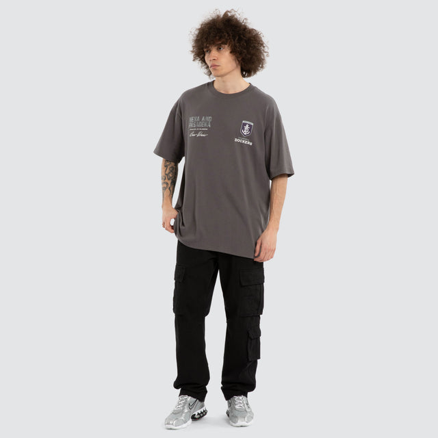 Model wears Ben Davis Fremantle Dockers AFL Box Fit Tee Grey T-Shirts in Grey - Image 6