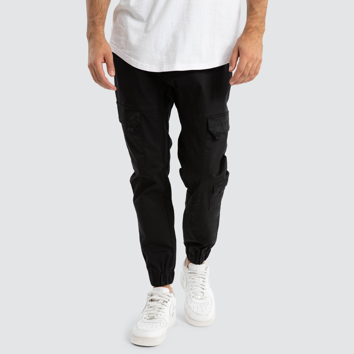 Nena and Pasadena F100 Cargo Joggers in Black