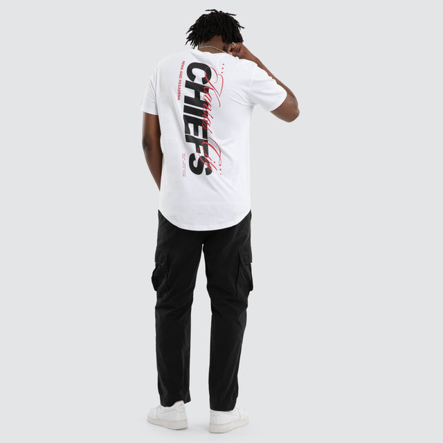 Model wears Kansas City Chiefs Vertical Tee Optical White T-Shirts in White - Image 5