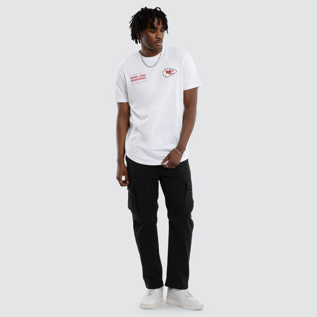 Model wears Kansas City Chiefs Vertical Tee Optical White T-Shirts in White - Image 6