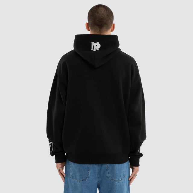 Model wears Las Vegas Raiders Arch Hoodie Jet Black Hoodies Black – image 3