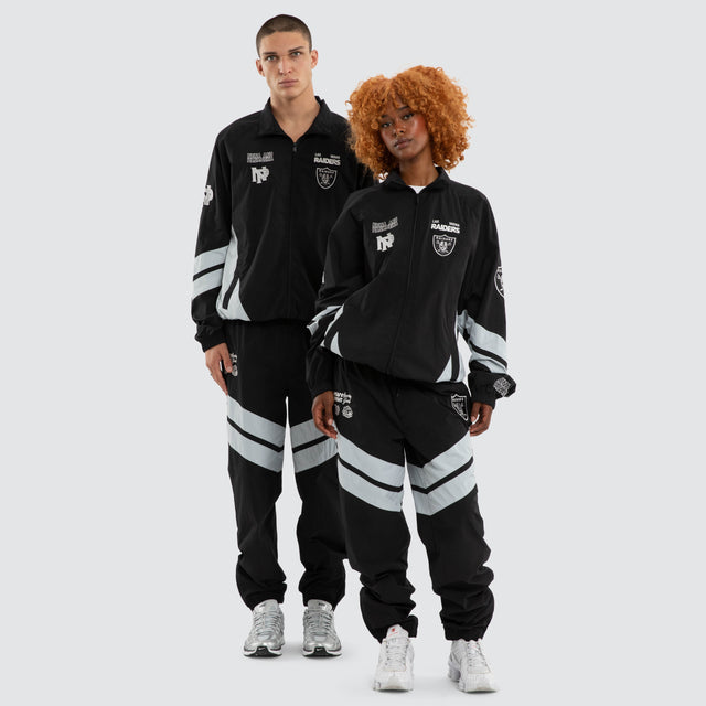 Model wears Las Vegas Raiders Racing Pant Jet Black/Silver Pants Black – image 1