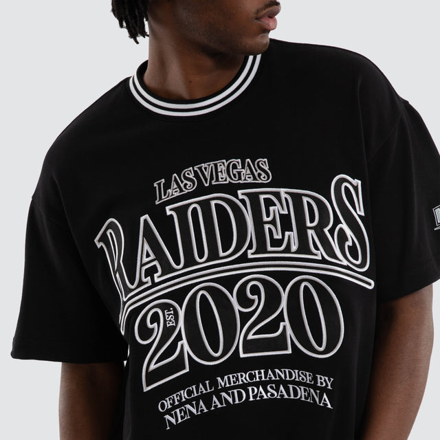 Model wears Las Vegas Raiders Game Tee Jet Black T-Shirts in Black - Image 2