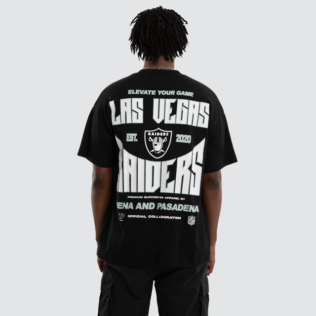 Model wears Las Vegas Raiders Officials Tee Jet Black T-Shirts in Black - Image 2