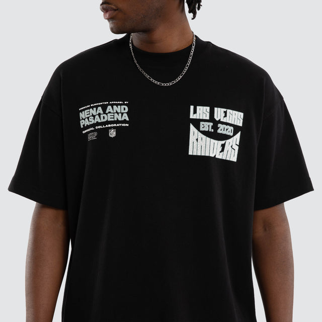 Model wears Las Vegas Raiders Officials Tee Jet Black T-Shirts in Black - Image 5