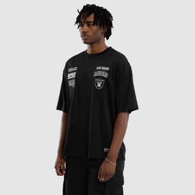 Model wears Las Vegas Raiders Champ Tee Jet Black T-Shirts in Black - Image 5