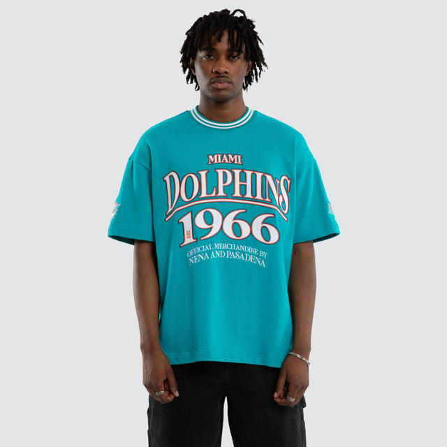 Model wears Miami Dolphins Game Tee Aqua T-Shirts in Green - Image 4