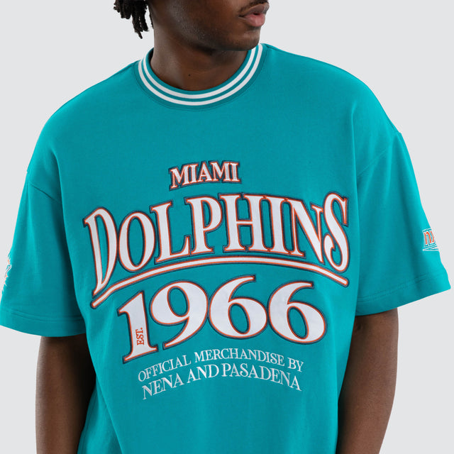 Model wears Miami Dolphins Game Tee Aqua T-Shirts in Green - Image 2