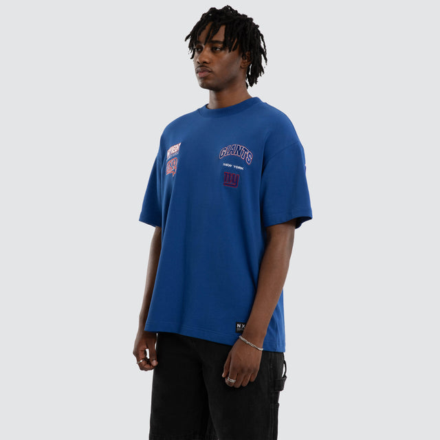 Model wears New York Giants Surround Tee Blue T-Shirts in Blue - Image 5