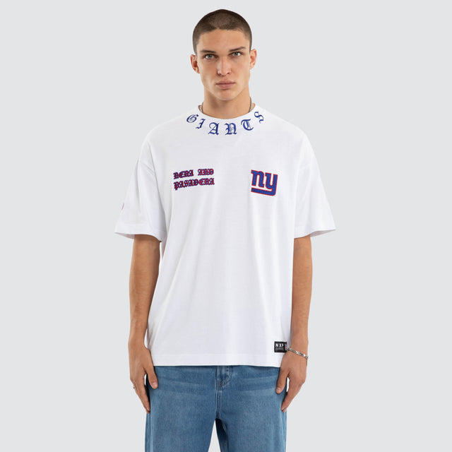 Model wears New York Giants Shield Tee Optical White T-Shirts White – image 5