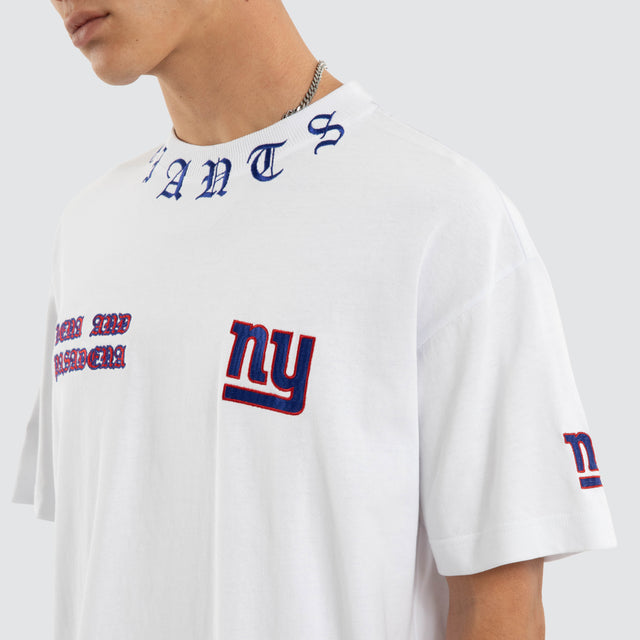 Model wears New York Giants Shield Tee Optical White T-Shirts White – image 4