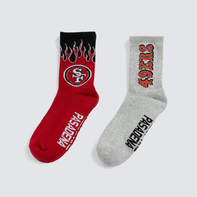 Model wears 49ers 2PK Socks Grey/49ers Red Socks in 0 - Image 1