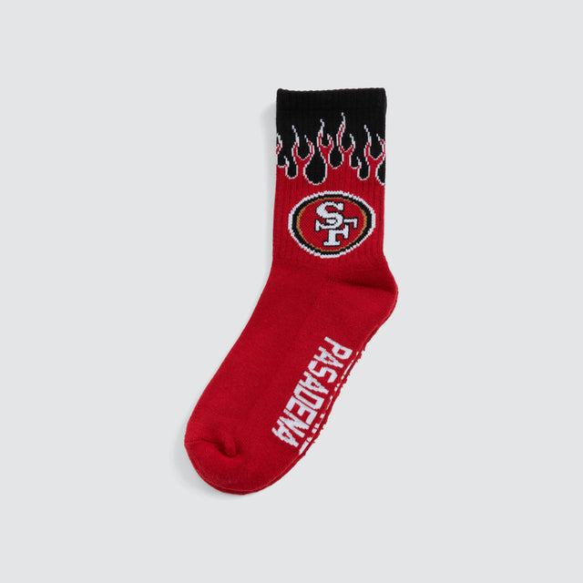 Model wears 49ers 2PK Socks Grey/49ers Red Socks in 0 - Image 2