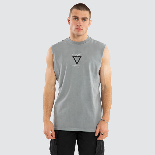 Model wears Warping Relaxed Muscle Pigment Ultimate Grey Muscle Tees in Grey - Image 1
