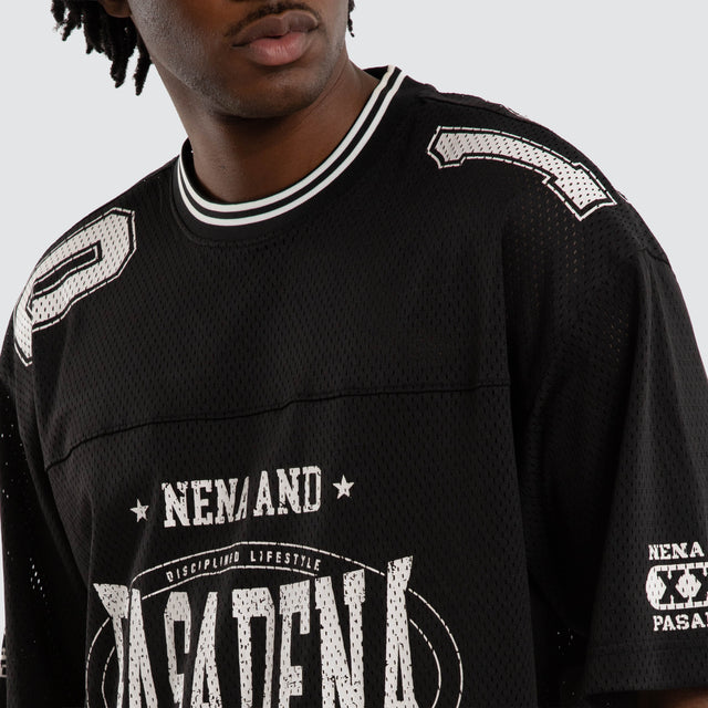 Model wears Mixer Football Jersey Jet Black T-Shirts Black – image 2