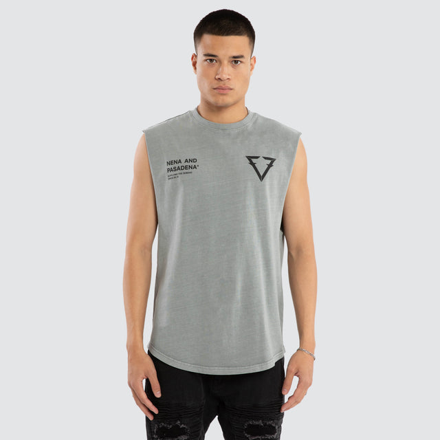 Model wears Cordier Dual Curved Muscle Neutral Grey Muscle Tees Grey – image 1