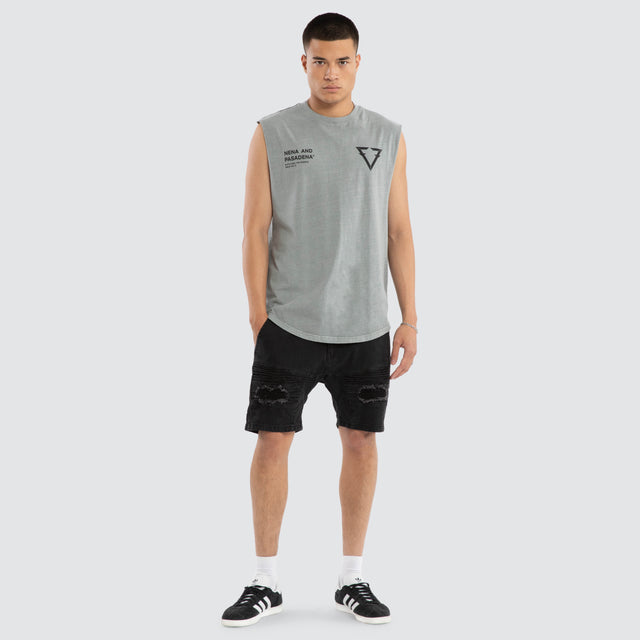 Model wears Cordier Dual Curved Muscle Neutral Grey Muscle Tees Grey – image 5