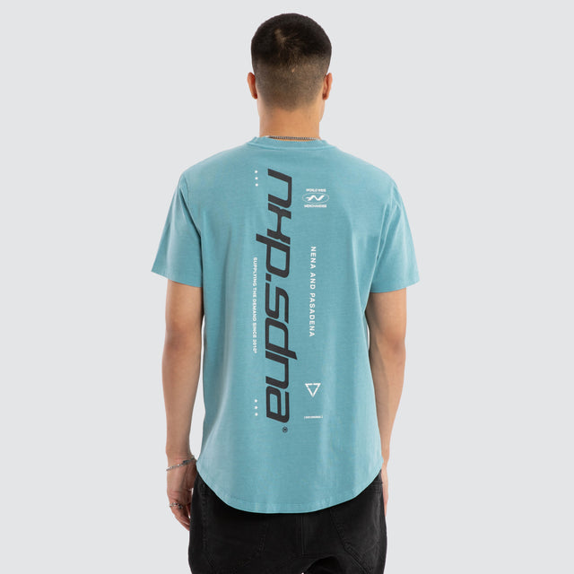 Model wears Independent Dual Curved Tee Pigment Cameo T-Shirts Blue – image 4