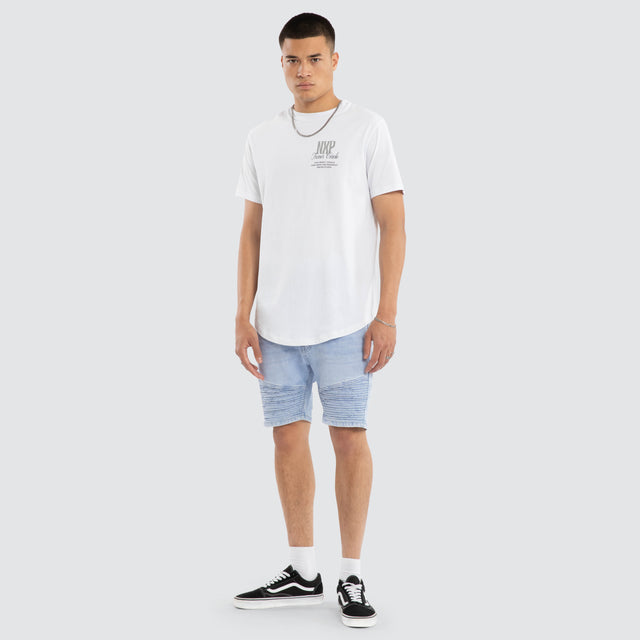 Model wears Dynamic Dual Curved Tee Optical White T-Shirts White – image 5