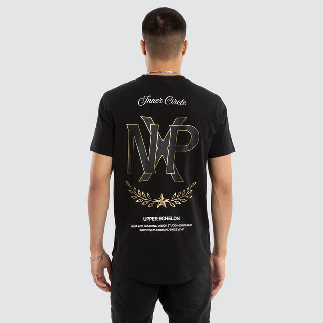 Model wears Ensemble Dual Curved Tee Jet Black T-Shirts Black – image 4