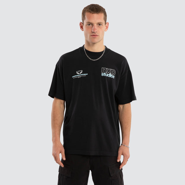 Model wears Major Raptor Tee Anthracite Black T-Shirts Black – image 1