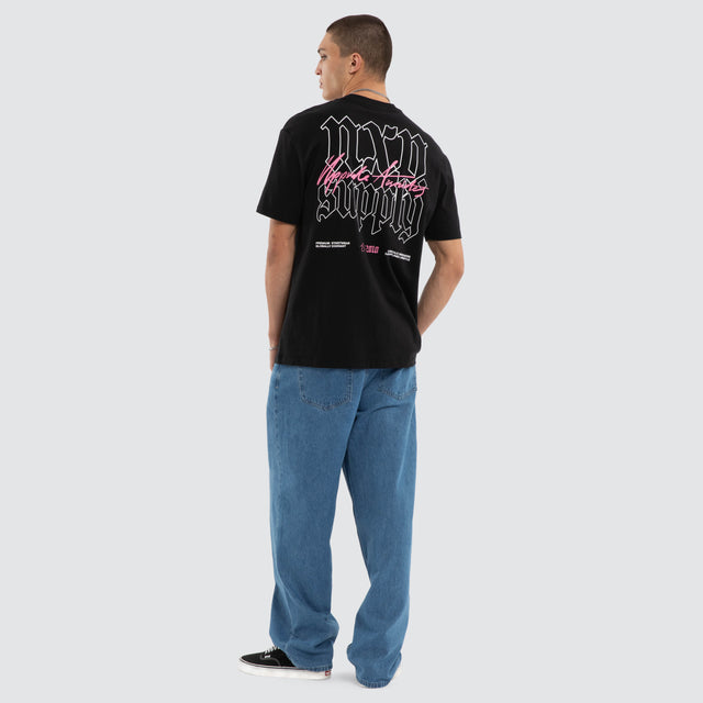 Model wears Upscale Relaxed Tee Jet Black T-Shirts in Black - Image 2