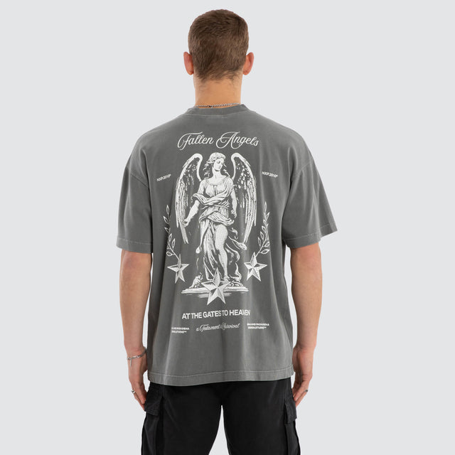 Model wears Thrive Box Fit Tee Pigment Steel Grey T-Shirts in Grey - Image 1