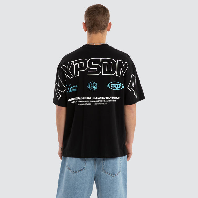 Model wears Airflow Box Fit Tee Anthracite Black T-Shirts in Black - Image 4