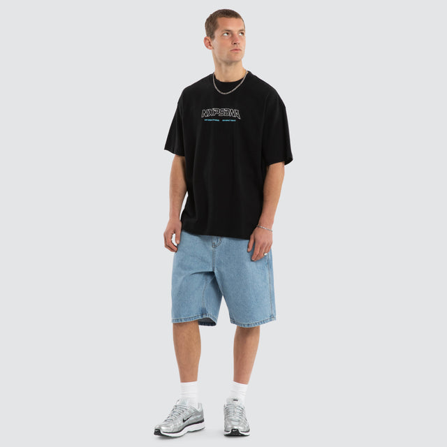 Model wears Airflow Box Fit Tee Anthracite Black T-Shirts in Black - Image 5