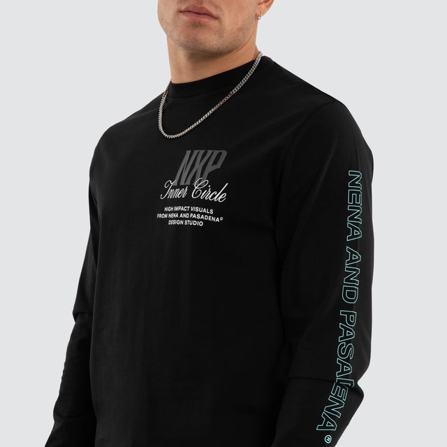 Model wears Dynamic Dual Curved LS Tee Jet Black Longsleeve T-Shirts  – image 4