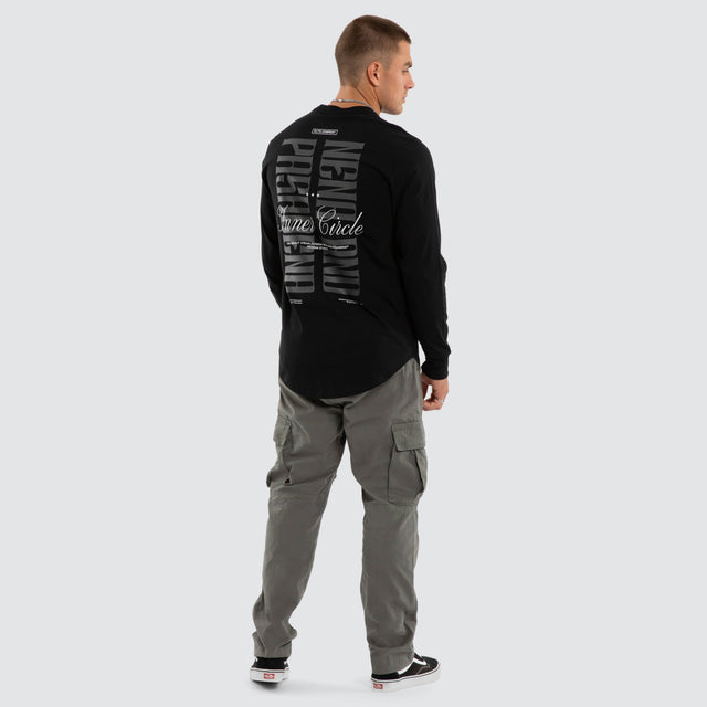 Model wears Dynamic Dual Curved LS Tee Jet Black Longsleeve T-Shirts  – image 5