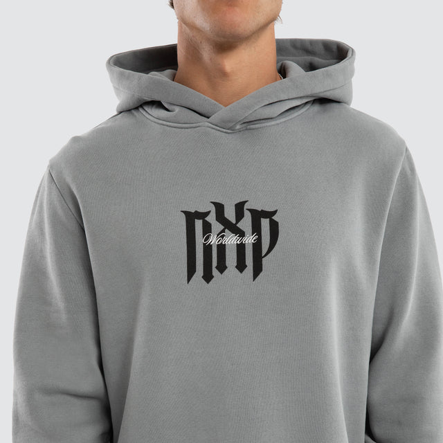 Model wears Draelith Dual Curved Hoodie Pigment Ultimate Grey Hoodies Grey – image 1