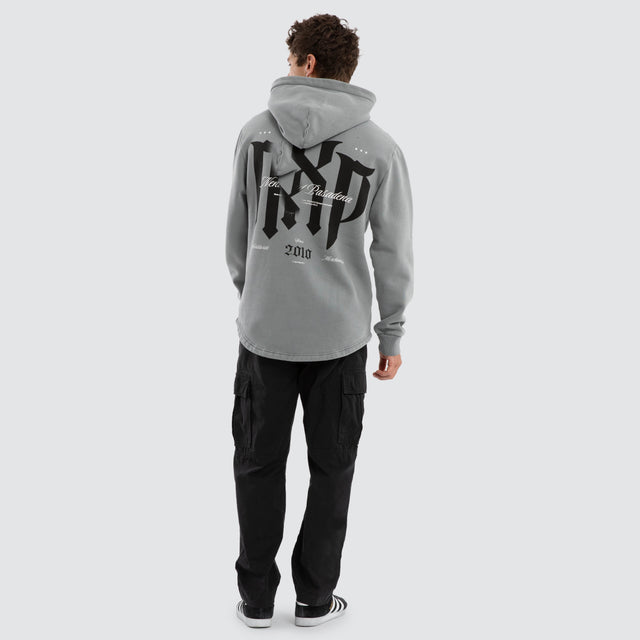 Model wears Draelith Dual Curved Hoodie Pigment Ultimate Grey Hoodies Grey – image 3