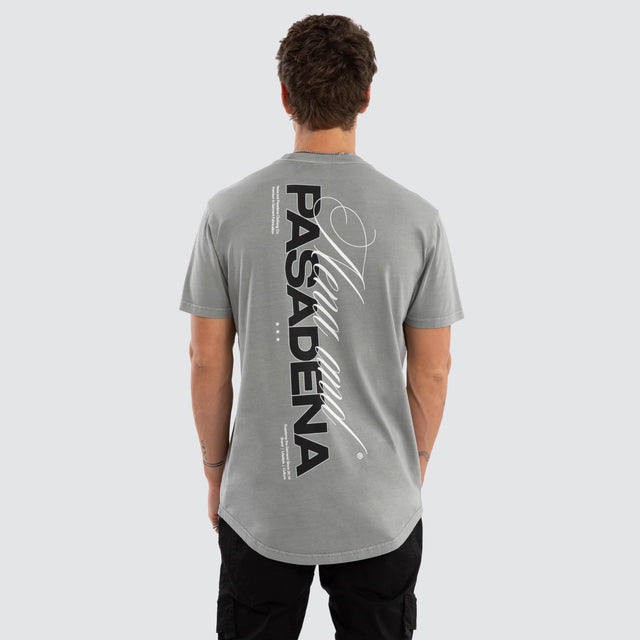 Model wears Smouldr Dual Curved Tee Pigment Neutral Grey T-Shirts Grey – image 1