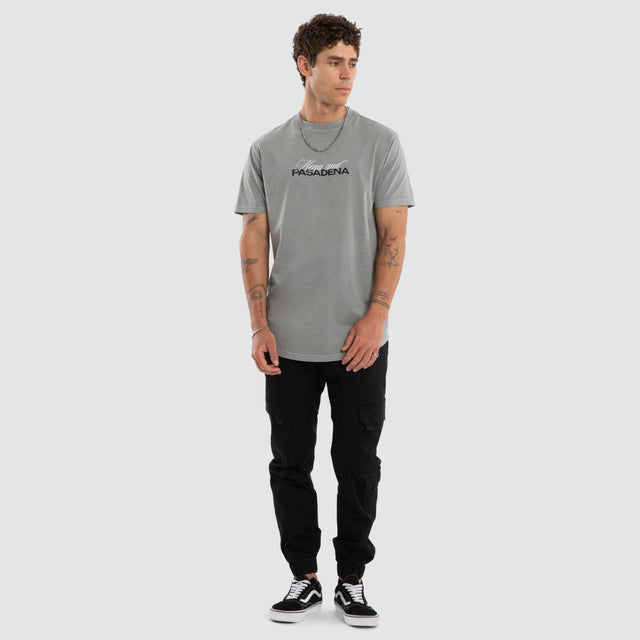Model wears Smouldr Dual Curved Tee Pigment Neutral Grey T-Shirts Grey – image 5