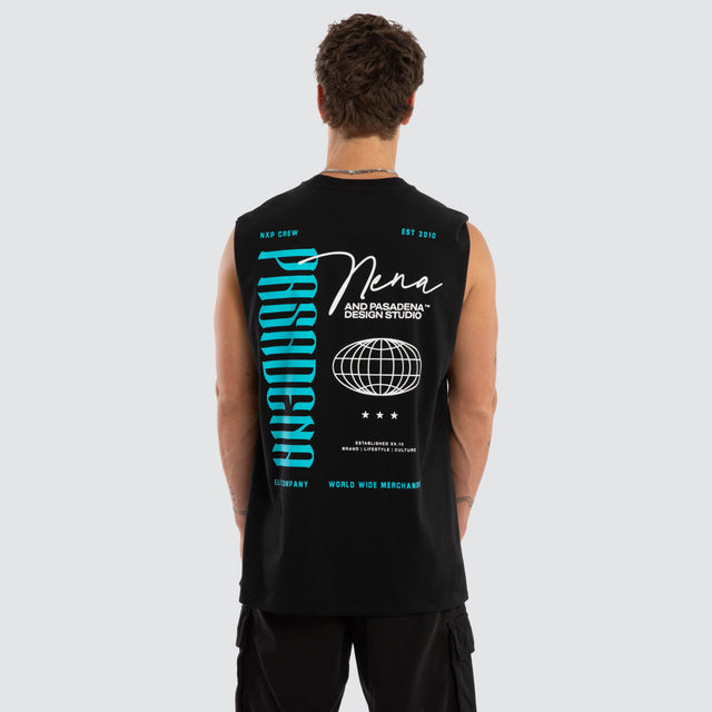 Model wears Drifting Relaxed Muscle Jet Black Muscle Tees Black – image 1