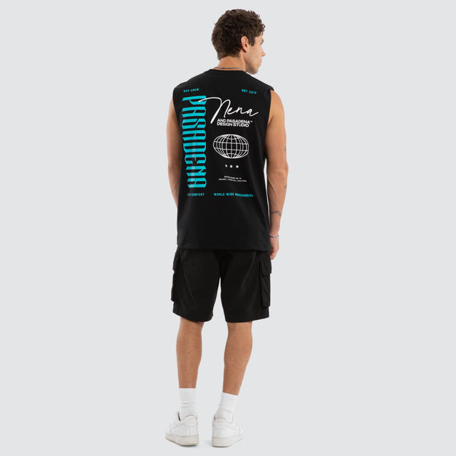 Model wears Drifting Relaxed Muscle Jet Black Muscle Tees Black – image 4