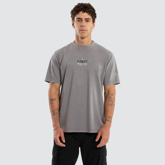 Model wears Cendra Classic Tee Frost Grey T-Shirts Grey – image 1
