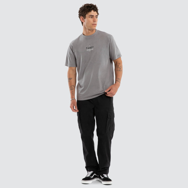 Model wears Cendra Classic Tee Frost Grey T-Shirts Grey – image 5