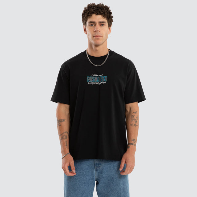 Model wears Ravenor Classic Tee Jet Black T-Shirts Black – image 2
