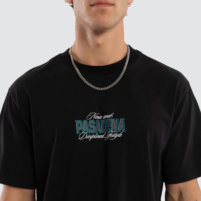 Model wears Ravenor Classic Tee Jet Black T-Shirts Black – image 3