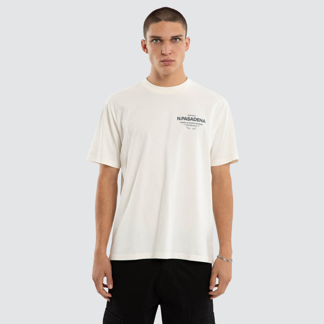 Model wears Leuco Classic Tee Tofu T-Shirts Black – image 1