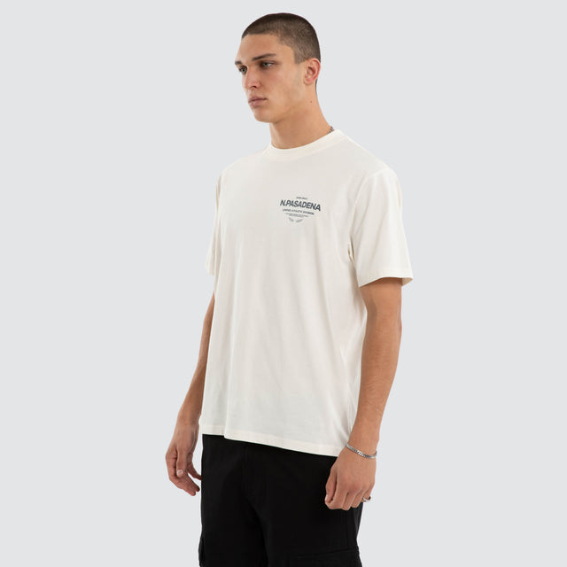 Model wears Leuco Classic Tee Tofu T-Shirts Black – image 3